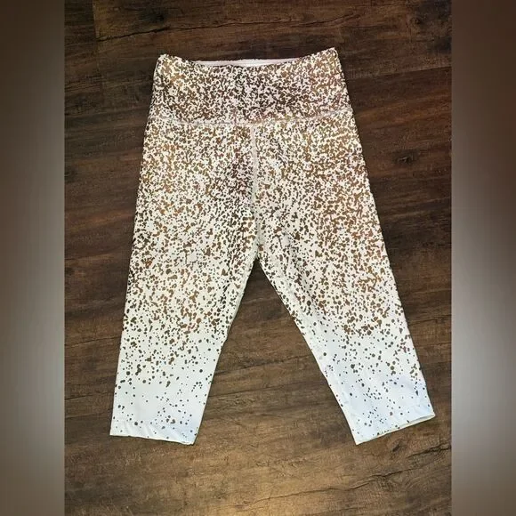 Zyia Crops​ - Picture 2 of 3